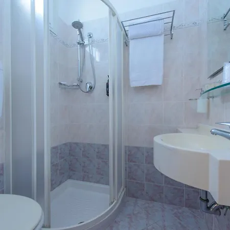 Hotel Sandra-3